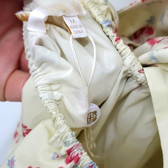 🆕️ NEW Women's Wayf Nikita Puff Sleeve Tie Back Mini dress, Size Medium Ivory - Picture 6 of 6